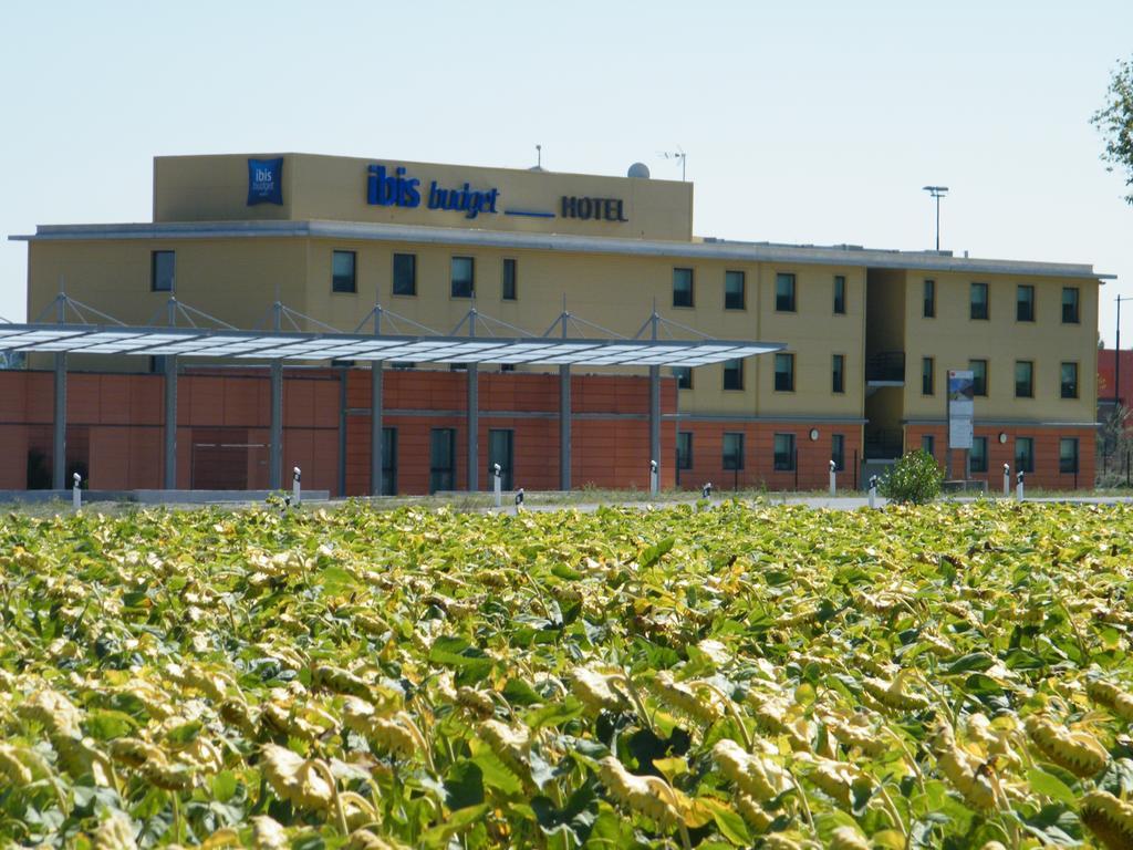 Ibis Budget Castelnaudary - A61 Экстерьер фото