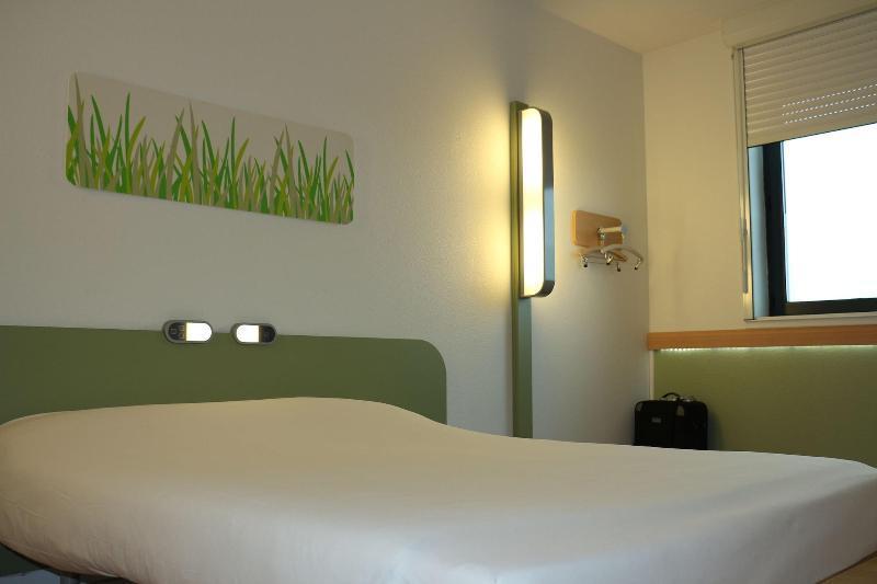 Ibis Budget Castelnaudary - A61 Экстерьер фото
