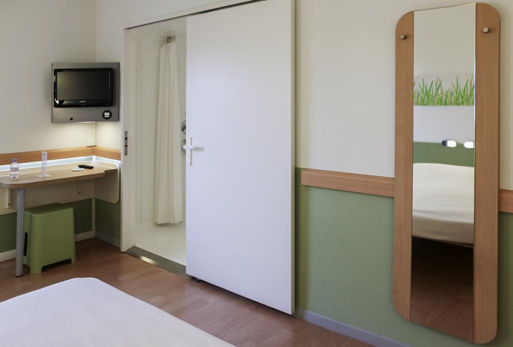 Ibis Budget Castelnaudary - A61 Экстерьер фото