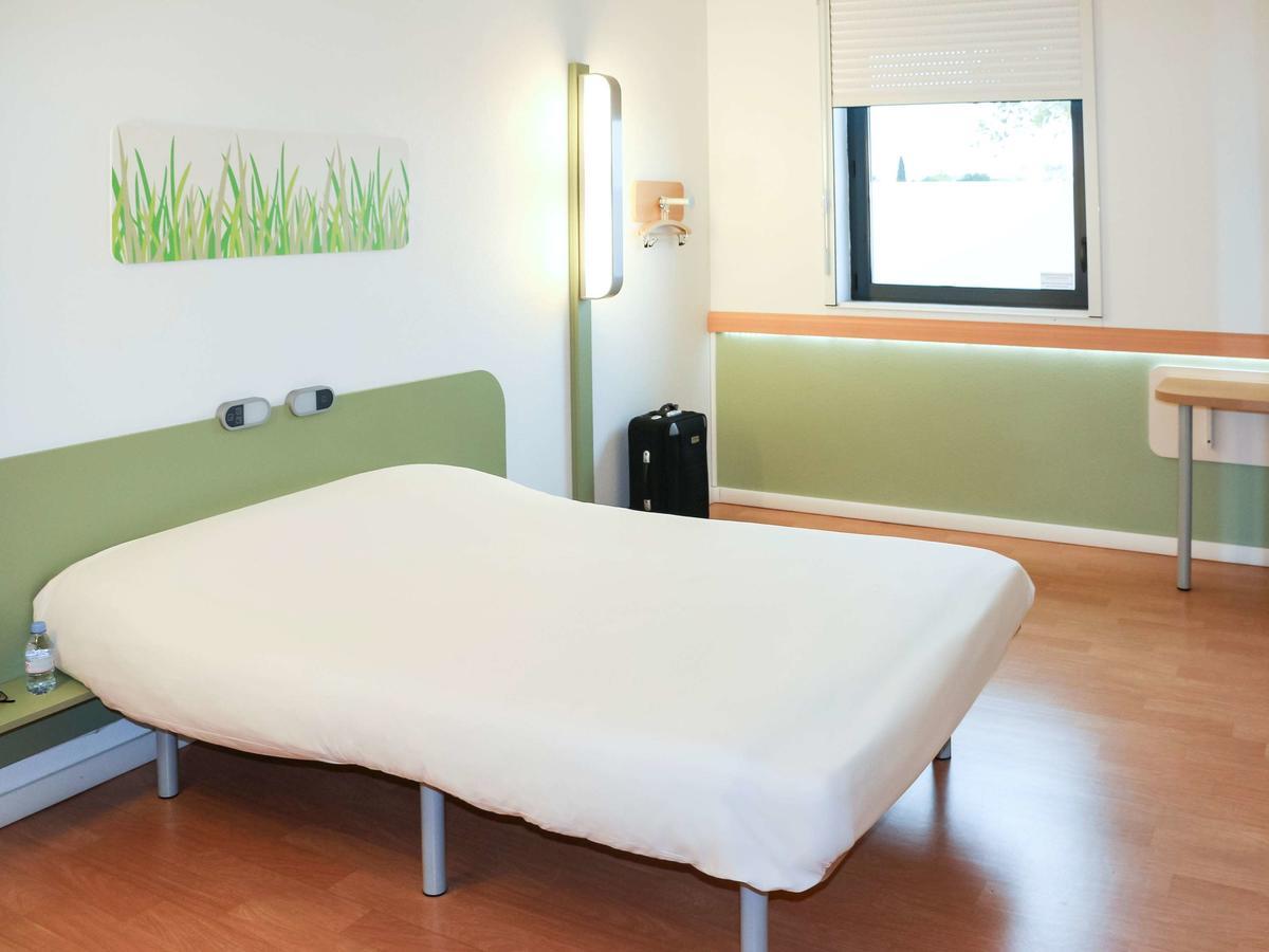 Ibis Budget Castelnaudary - A61 Экстерьер фото